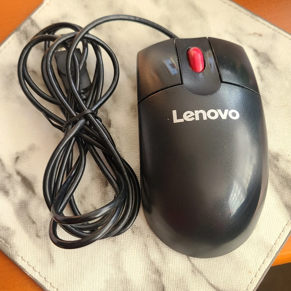 Lenovo black wired mouse